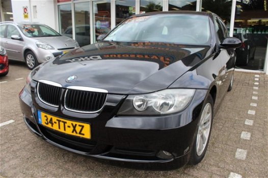 BMW 3-serie Touring - 318i Business Line * Incl. Airco / Leder pakket - 1