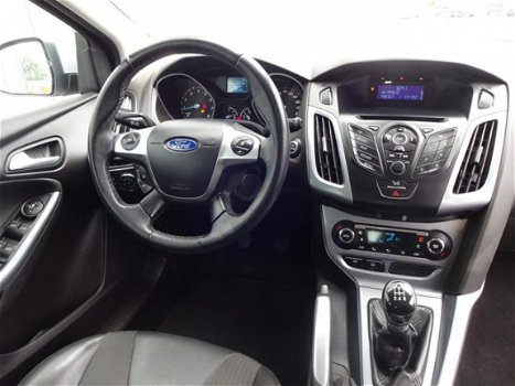 Ford Focus - 1.6 TI-VCT 4-cil 126pk Half Leer Stoelverw Clima Trekh Parksens Cruise First Edition - 1