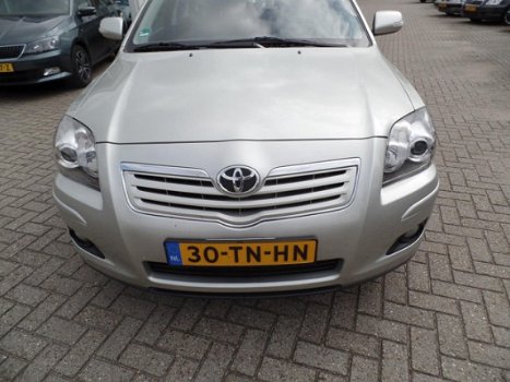 Toyota Avensis Wagon - 2.0 VVTi Luna Automaat 1e eig - 1