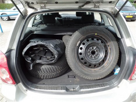 Toyota Avensis Wagon - 2.0 VVTi Luna Automaat 1e eig - 1