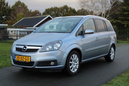 Opel Zafira - 1.8 Executive 7-Pers / Clima / Cruise / NAVI / Winterset - 1