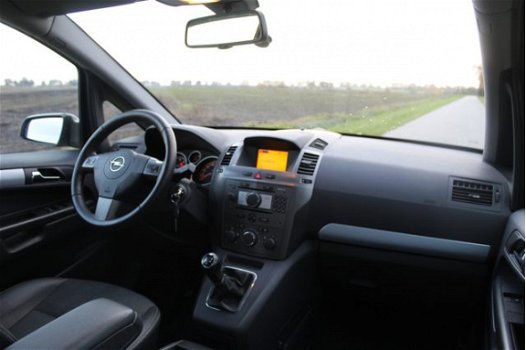 Opel Zafira - 1.8 Executive 7-Pers / Clima / Cruise / NAVI / Winterset - 1