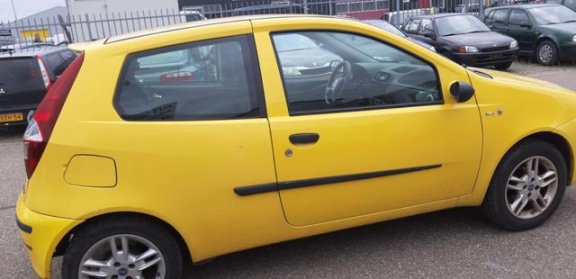 Fiat Punto - 1.2 Navigator , met Airco ; p.s. : Blank lak laat los - 1