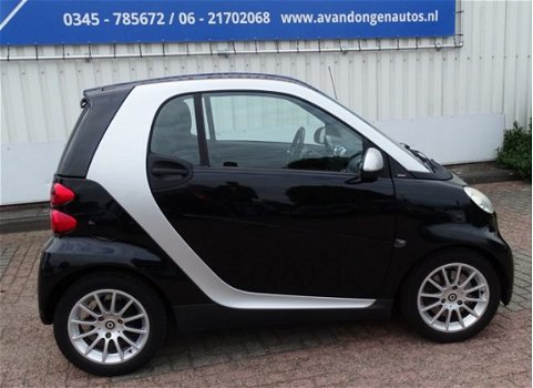 Smart Fortwo - COUPÉ MHD PASSION Automaat, Panodak, Airco - 1