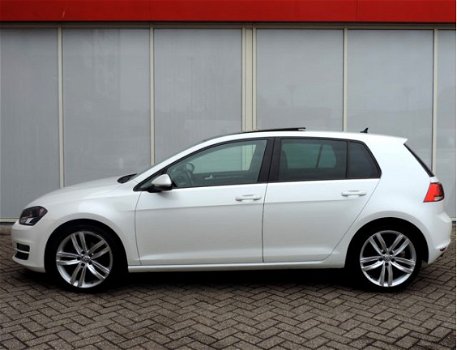 Volkswagen Golf - 1.6 TDI 5drs Highline (leer, panodak, groot navi) - 1