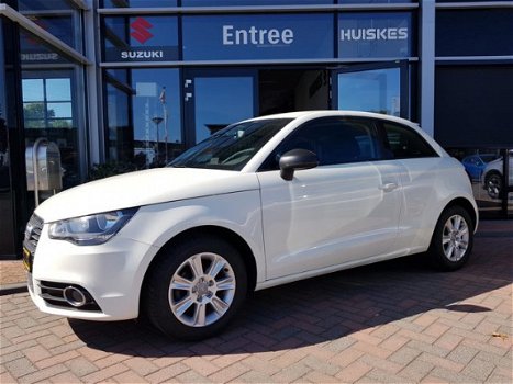 Audi A1 - 1.2 TFSI Attraction Parkeersensoren, Navigatie - 1