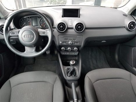 Audi A1 - 1.2 TFSI Attraction Parkeersensoren, Navigatie - 1