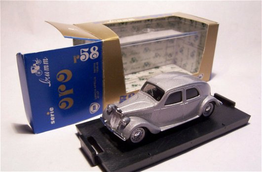 1:43 Brumm r58 Lancia Aprilia berlina Limousine silver 1936-48 - 0