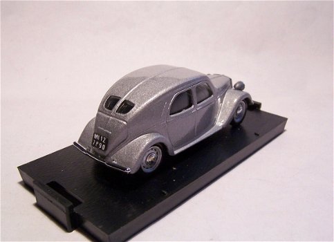 1:43 Brumm r58 Lancia Aprilia berlina Limousine silver 1936-48 - 3