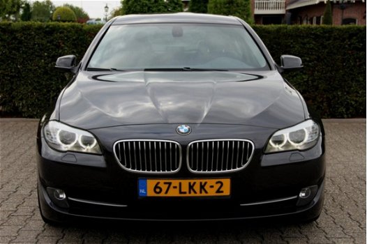 BMW 5-serie - 528i High Executive Xenon Leder Navi ECC Stoelverw Stuurverw Keyless-Go M-LMV18'' - 1