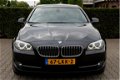 BMW 5-serie - 528i High Executive Xenon Leder Navi ECC Stoelverw Stuurverw Keyless-Go M-LMV18'' - 1 - Thumbnail
