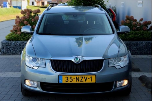 Skoda Superb Combi - 1.8 TSI Comfort Business Line Navi PDC ECC Media LMV Zeer nette - 1