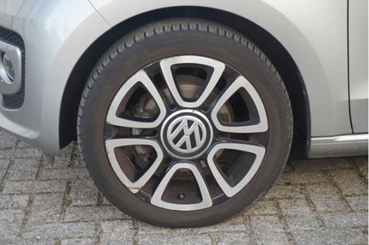 Volkswagen Up! - 1.0 60pk High Up 5.drs | Airco | Electr. ramen | LM velgen - 1