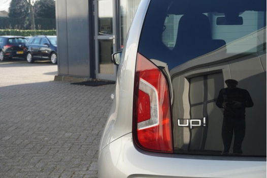 Volkswagen Up! - 1.0 60pk High Up 5.drs | Airco | Electr. ramen | LM velgen - 1