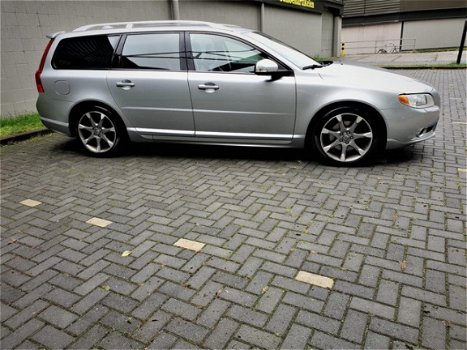 Volvo V70 - 2.0T R-Edition AUTOMAAT - 1