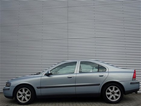 Volvo S60 - 2.4 D AUT. EDITION - 1