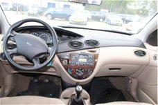 Ford Focus - 1.6-16V Ghia meeneemprijs, radio, elektrische ramen, trekhaak, meeneemprijs