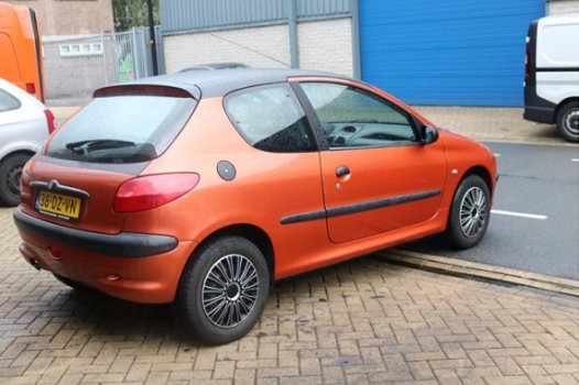 Peugeot 206 - 1.1 XR Nieuwe APK Nieuwe Distributieriem - 1