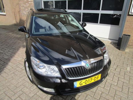 Skoda Octavia Combi - 1.2 TSI Elegance FULL OPTIES - 1