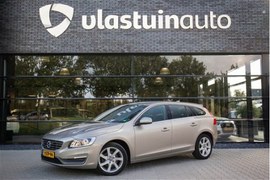 Volvo V60 - 1.6 D2 MOMENTUM , AUTOMAAT, Navigatie, Trekhaak, Cruise control, - 1