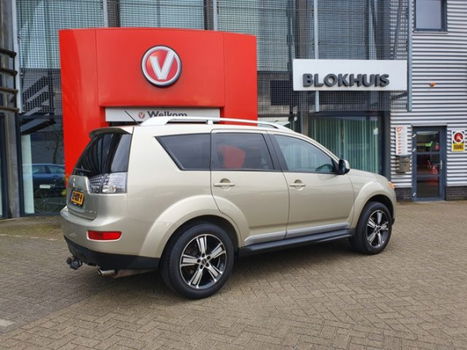 Mitsubishi Outlander - 2.4 Inspire 2WD Special Edition Trekhaak 1600KG Trekgewicht - 1