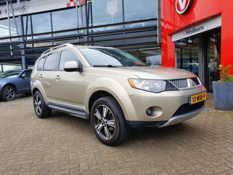 Mitsubishi Outlander - 2.4 Inspire 2WD Special Edition Trekhaak 1600KG Trekgewicht - 1