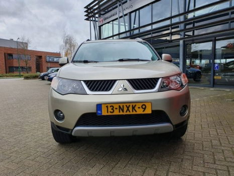 Mitsubishi Outlander - 2.4 Inspire 2WD Special Edition Trekhaak 1600KG Trekgewicht - 1