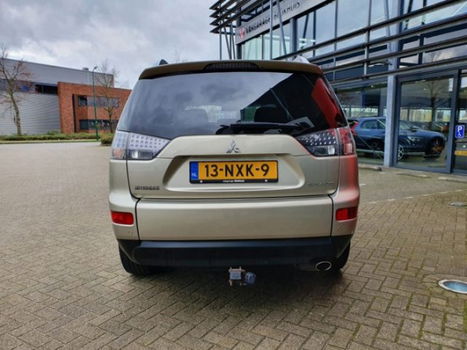 Mitsubishi Outlander - 2.4 Inspire 2WD Special Edition Trekhaak 1600KG Trekgewicht - 1