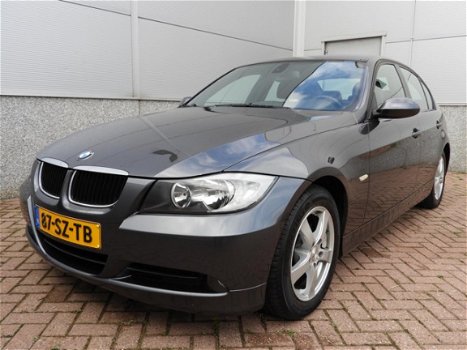 BMW 3-serie - 2.0 I 320 AUT Graphite - 1