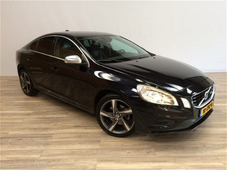 Volvo S60 - 1.6 T4 R-Design 180PK / AUTOMAAT / LEDER / - 1