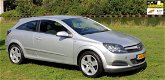 Opel Astra GTC - 1.6 Edition Navi parkeer sensor airco cv op afs elekramen stuurbkr - 1 - Thumbnail