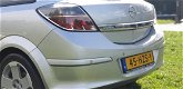 Opel Astra GTC - 1.6 Edition Navi parkeer sensor airco cv op afs elekramen stuurbkr - 1 - Thumbnail