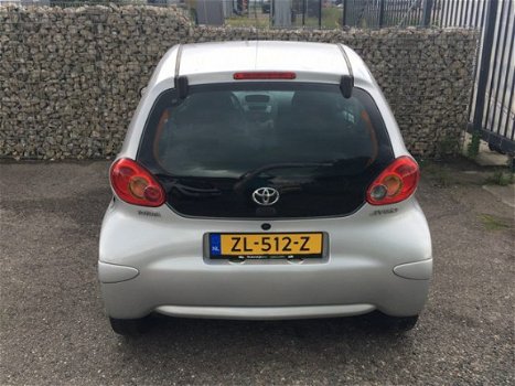 Toyota Aygo - 1.0-12V + - 1