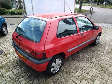 Renault Clio - 1.4 Fidji AUTOMAAT, Nw Apk 2020 - 1