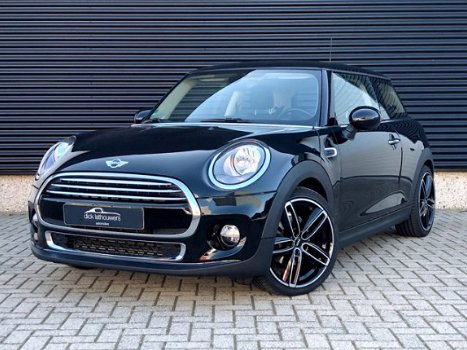 Mini Mini Cooper - 1.5 Chili Business 136pk / NAVIGATIE / STOELVERWARMING - 1