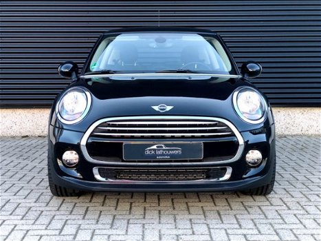 Mini Mini Cooper - 1.5 Chili Business 136pk / NAVIGATIE / STOELVERWARMING - 1