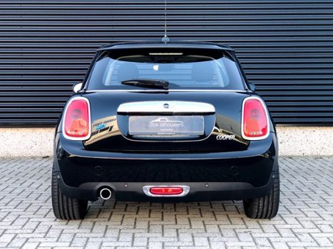 Mini Mini Cooper - 1.5 Chili Business 136pk / NAVIGATIE / STOELVERWARMING - 1