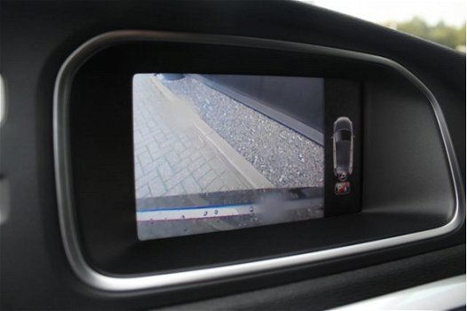 Volvo V40 - T4 Momentum | Navigatie / City Safety / Camera achter - 1