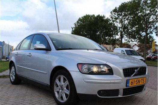 Volvo S40 - 1.8 NAVI/ CLIMATE/ LEDER / GARANTIE - 1