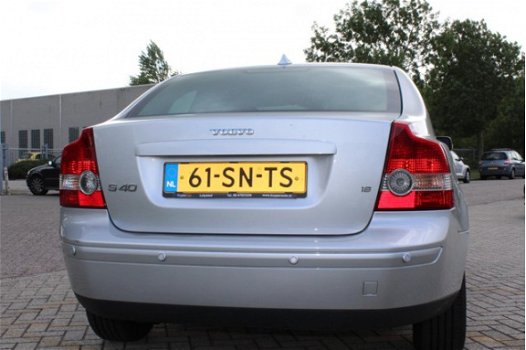 Volvo S40 - 1.8 NAVI/ CLIMATE/ LEDER / GARANTIE - 1