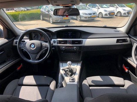 BMW 3-serie Touring - 320i Business Line *Navigatie - 1