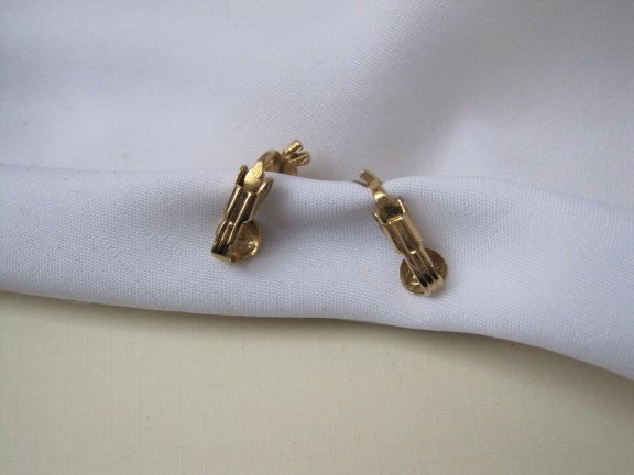 Oorbellen goudkleurig brushed blad takjes met kristal rijnsteentjes 2.6x1.7 cm. - Afbeelding 7