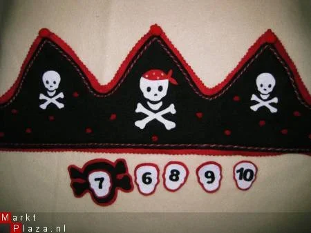 Piratenkroon met versieringen van wol en vilt - 2