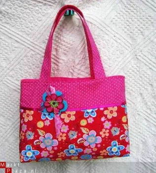 Handgemaakte vrolijke tas met bloem. - 1