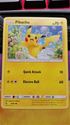 Pikachu  19/68 Sun & Moon: Hidden Fates