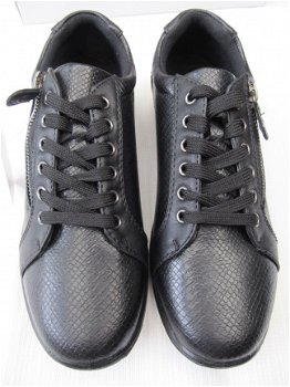 ZWARTE SNEAKERS / MATEN 36 T/M 41 / NIEUW. - 3