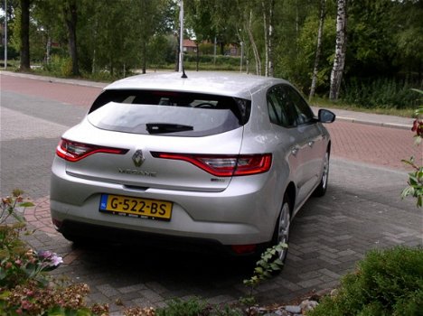 Renault Mégane - 1.5 dCi Eco2 Limited BIJ 78847 GROOT ONDERHOUD GEHAD EN NIEUWE MICHELIN BANDEN - 1