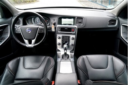 Volvo V60 - 2.0 D4 133kW/181pk Aut8 Ocean Race BNS CLIMA + CRUISE + NAVI SENSUS + OPEN DAK + SPORTST - 1