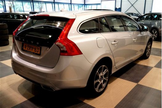 Volvo V60 - 2.0 D4 133kW/181pk Aut8 Ocean Race BNS CLIMA + CRUISE + NAVI SENSUS + OPEN DAK + SPORTST - 1