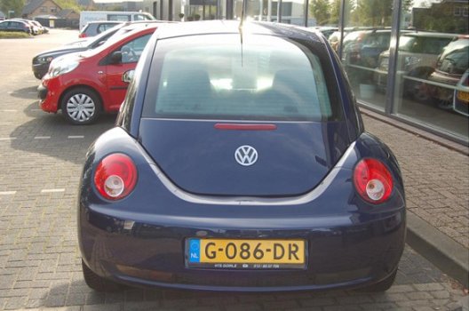 Volkswagen New Beetle - 1.4-16V Trendline - 1